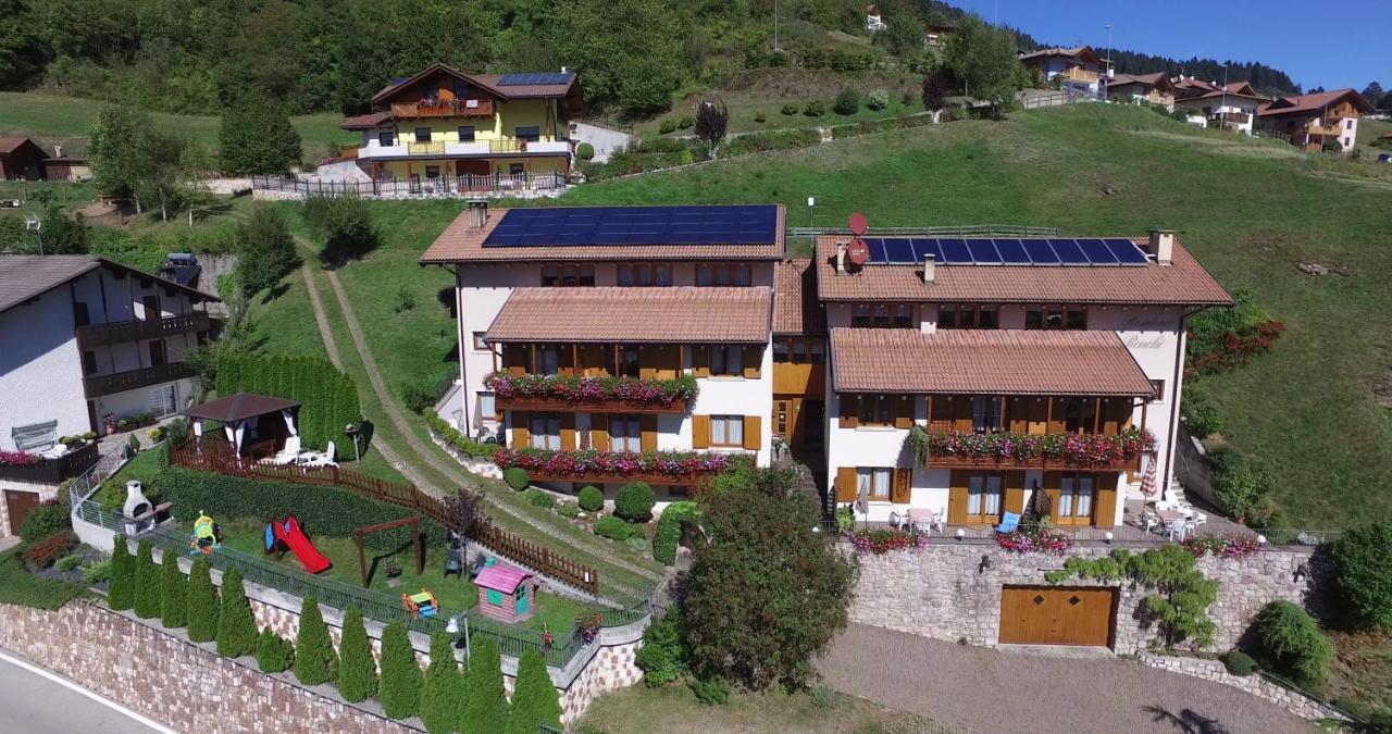 Residence Ronchi Molveno Exteriör bild
